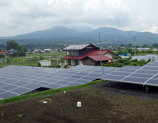 群馬県渋川市／産業用太陽光発電／ジンコソーラー／野立て